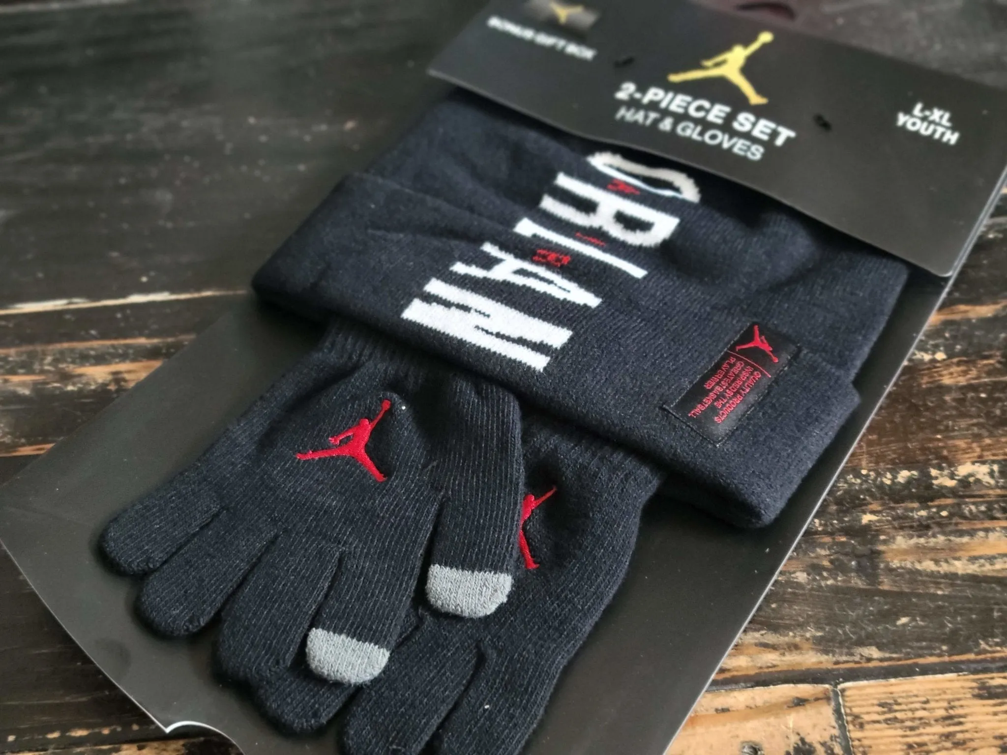 Air Jordan 2 Piece Gift Box Set Hat & Gloves Black/White Youth L-XL