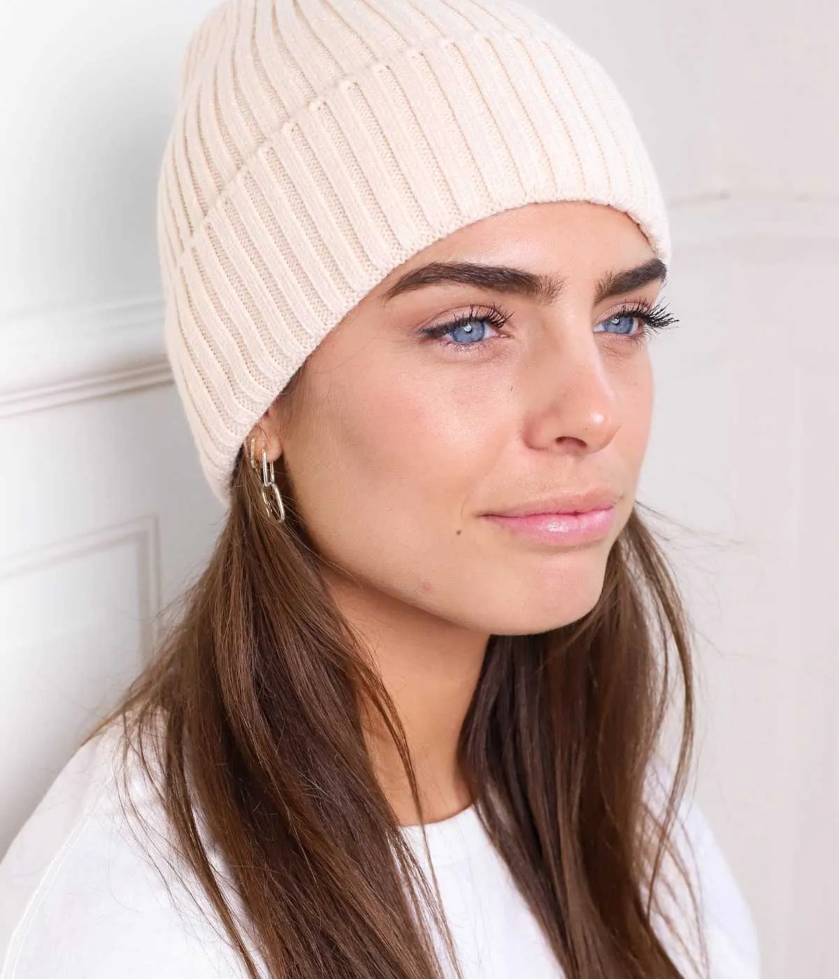 CABLE BEANIE.