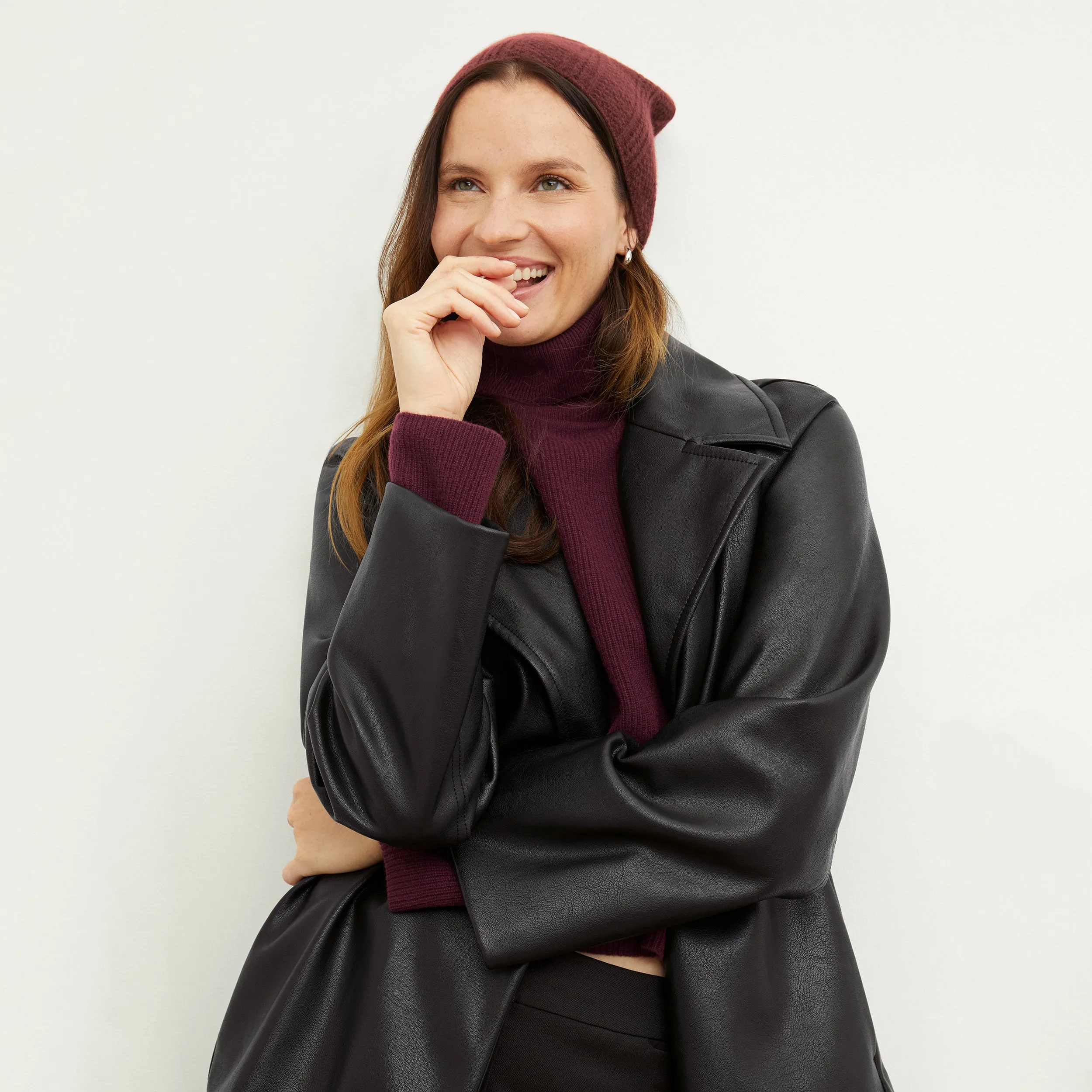 Circle Cable Beanie - Cashmere :: Chianti