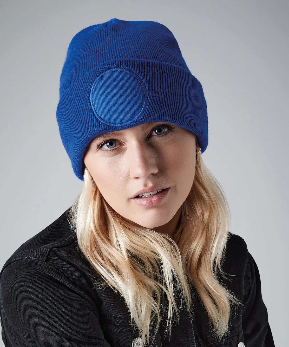 Circular patch beanie | Classic Red