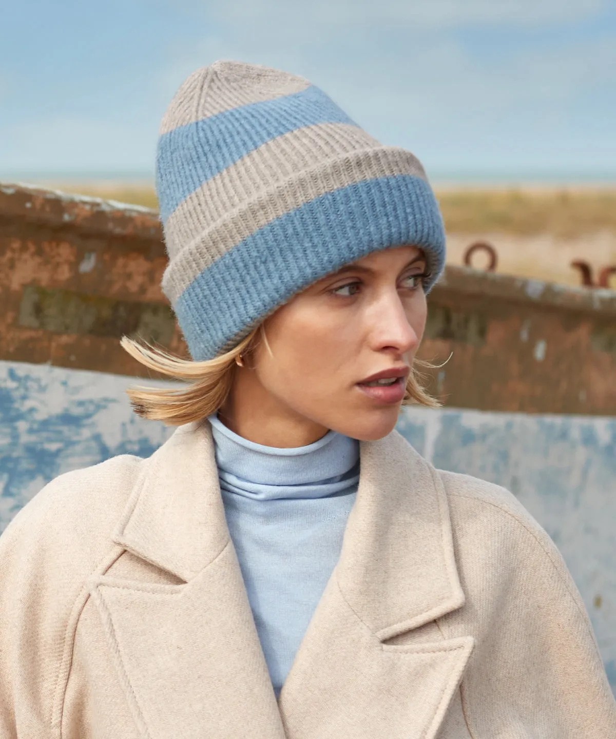 Colour block beanie | Natural Stone/Dusty Blue