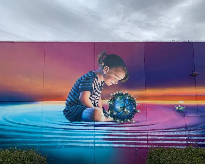 Low Sheen Acrylic for Interior and Exterior Murals