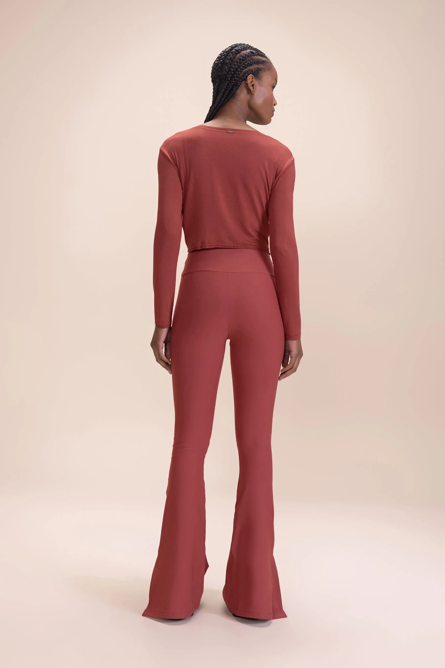 ML Flow Long Sleeve Cropped T-Shirt