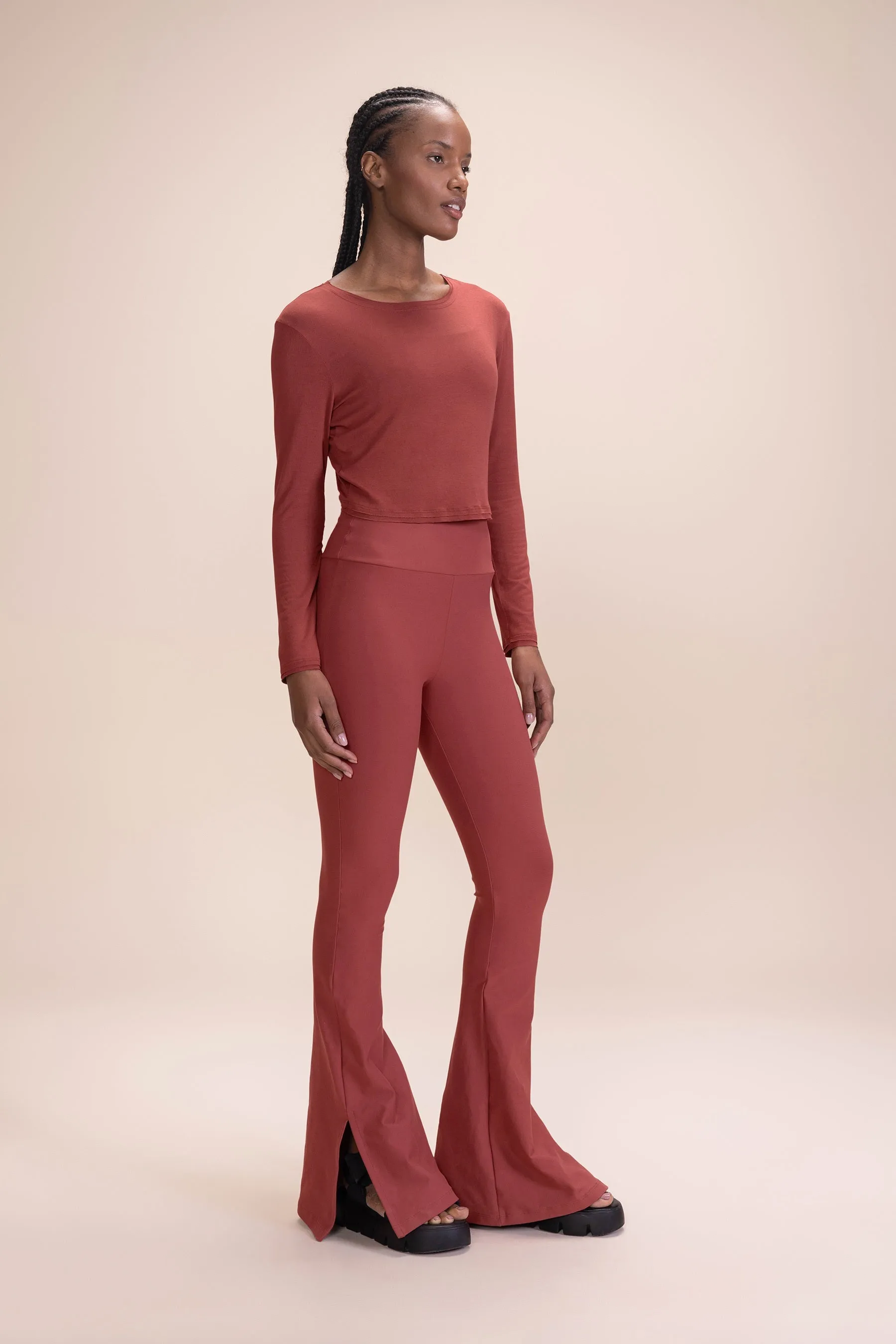 ML Flow Long Sleeve Cropped T-Shirt