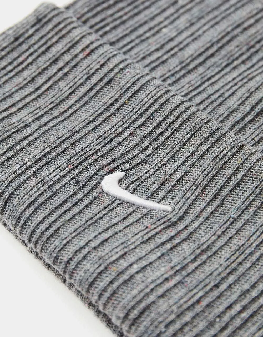 Nike NSW Fisherman Nushred Beanie - Smoke Grey/White