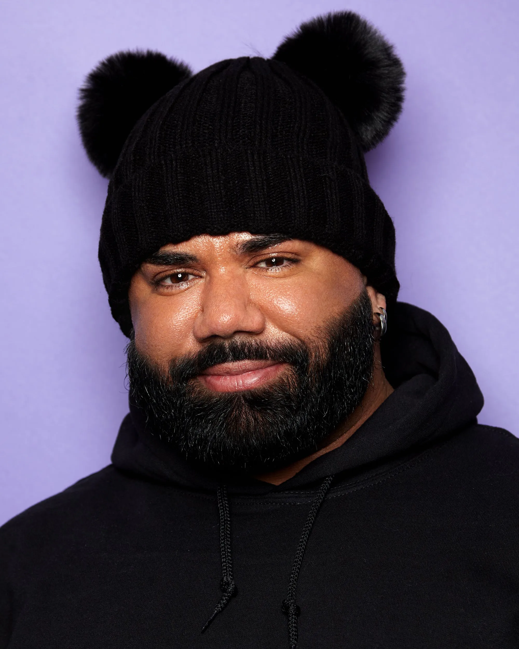 Pompom bear ears beanie - Black | One size fits all.