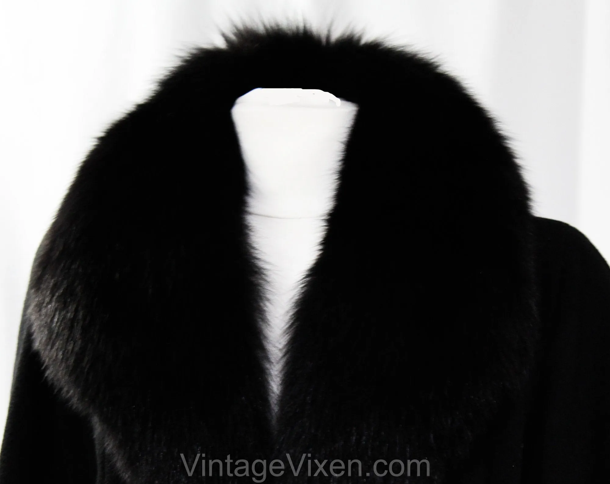 Size 10 Black Coat with Posh Fox Fur - 1990s Designer Albert Nipon - Medium Lambs Wool Overcoat - Gorgeous Glamorous Street Chic - Bust 37.5