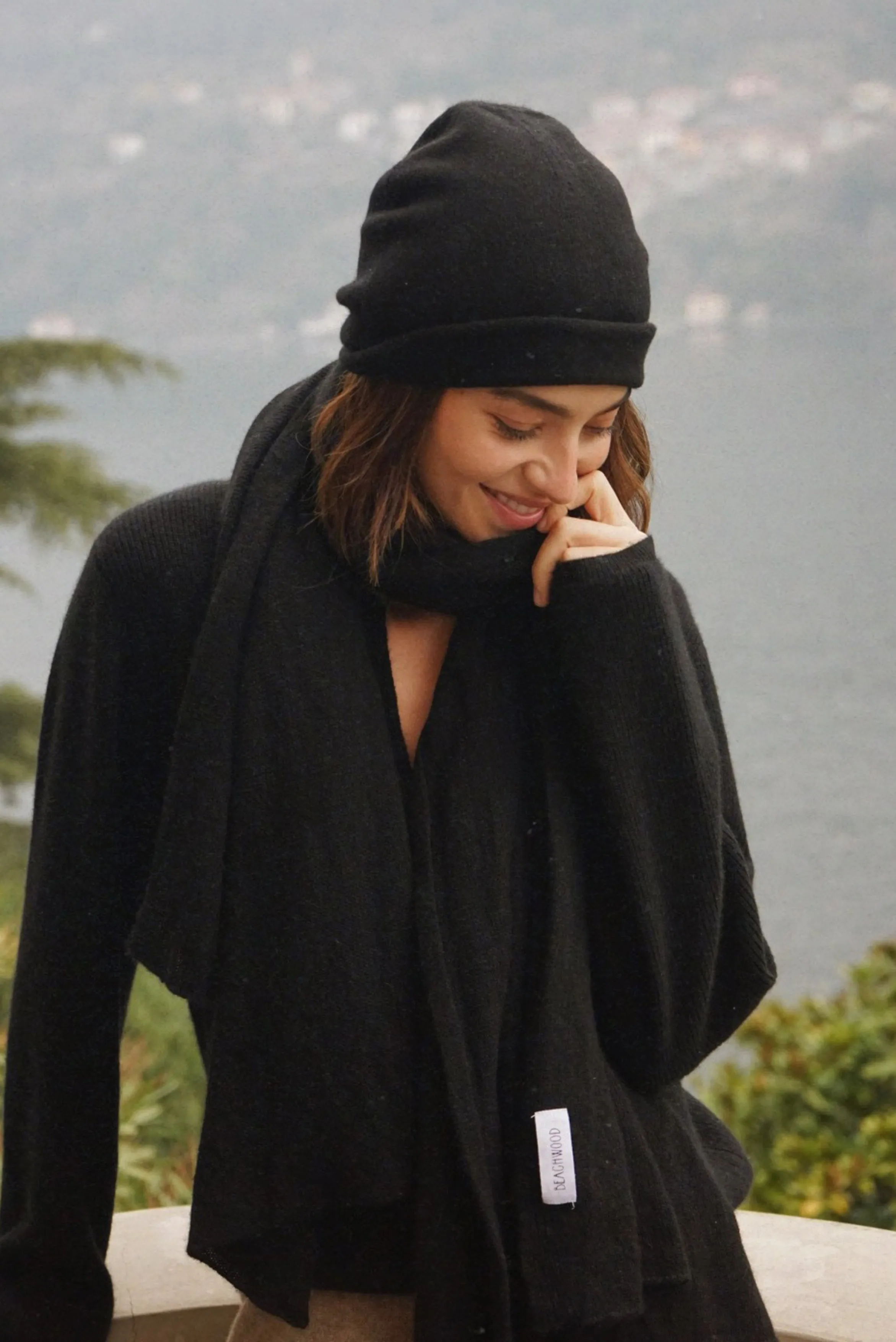 The Mathilda Cashmere Beanie // Noir