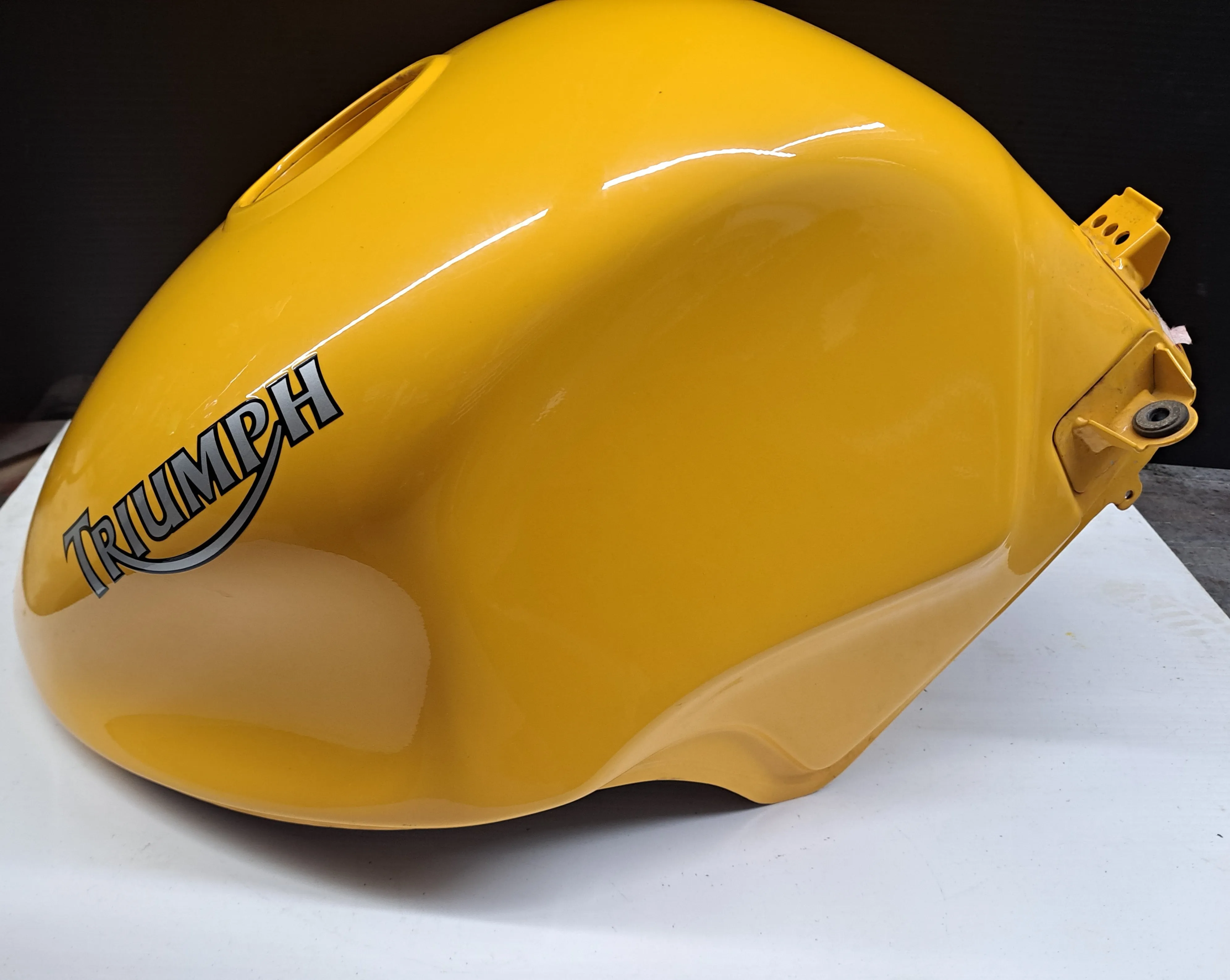 Triumph TT 600 Yellow Gas Tank