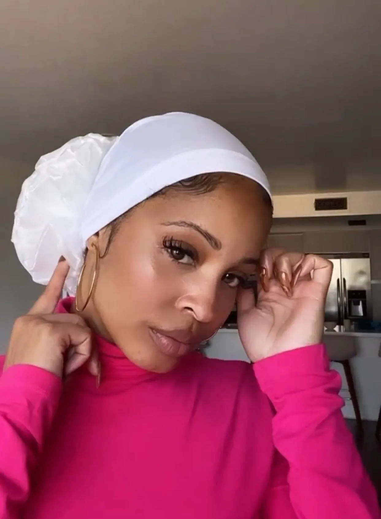 Volumizing Scrunchie Cap - White