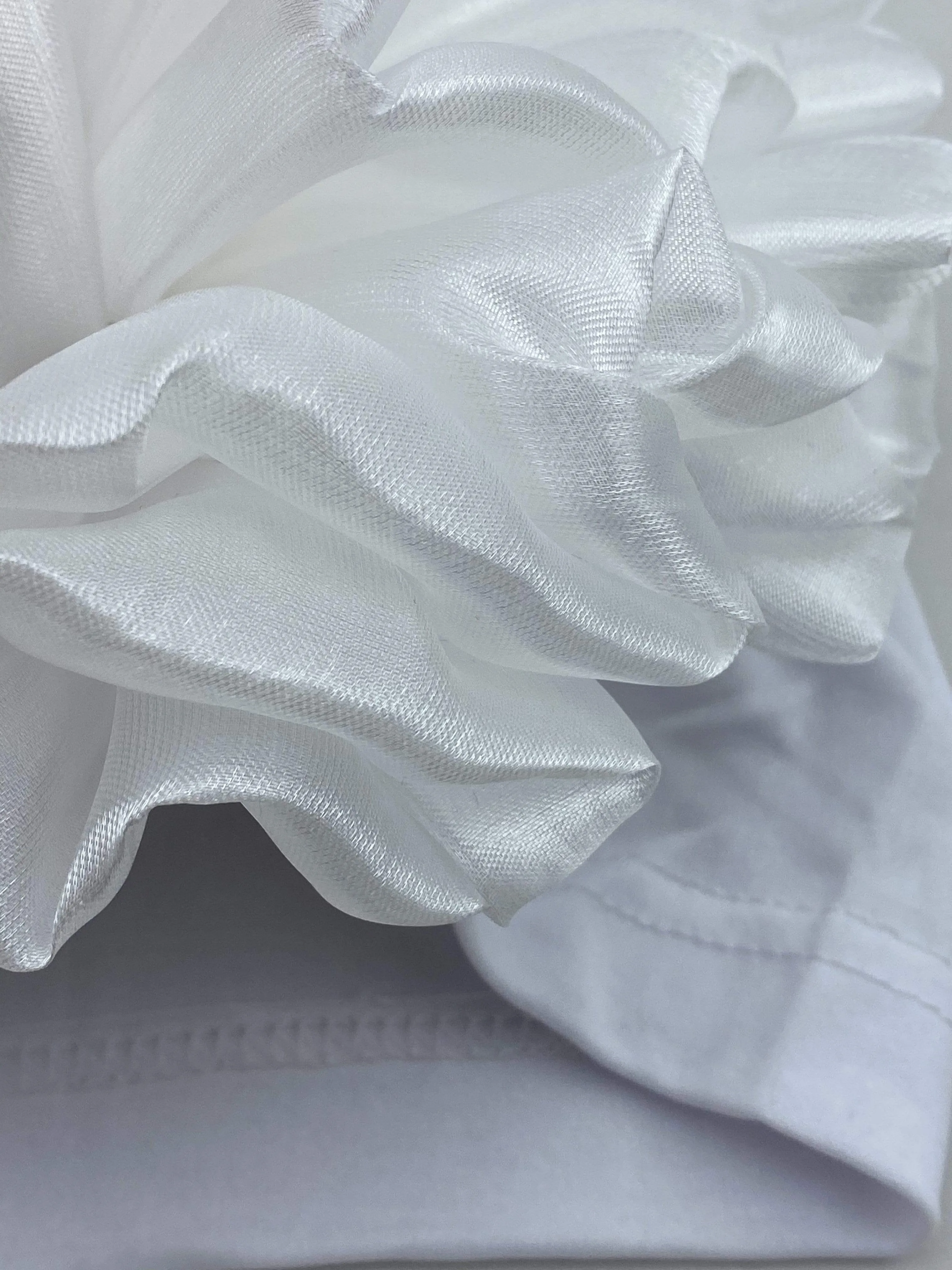 Volumizing Scrunchie Cap - White